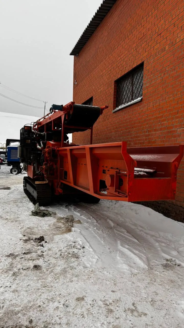 Измельчитель веток и древесины DH-220 на гусеничном ходу